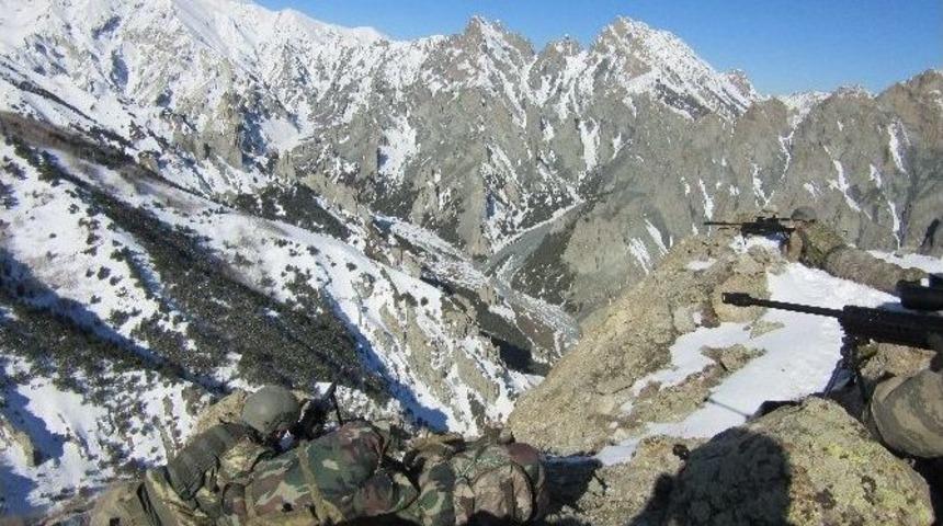 Kars&rsquo;ta Pkk Sığınakları &rsquo;atak&rsquo;larla Vuruldu