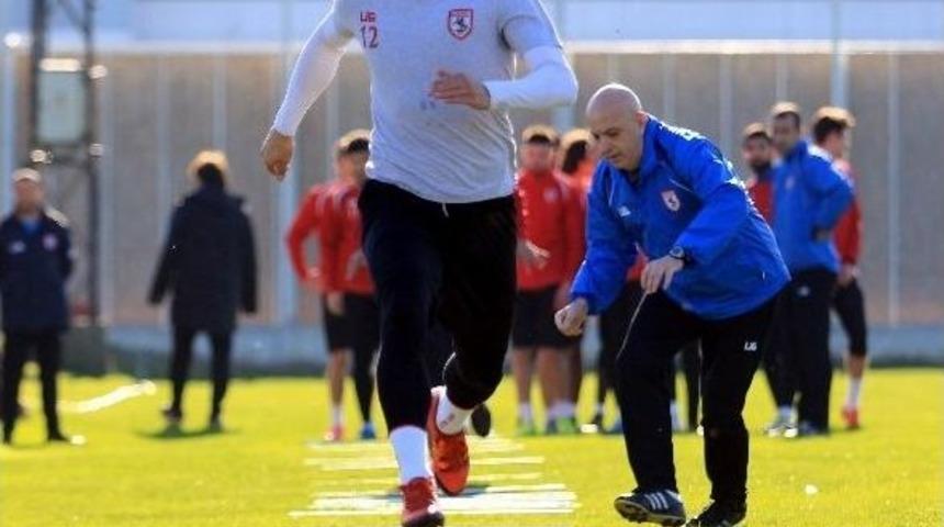 Samsunspor&rsquo;da Oğuzhan Berber İlk Kez Yedek Kaldı