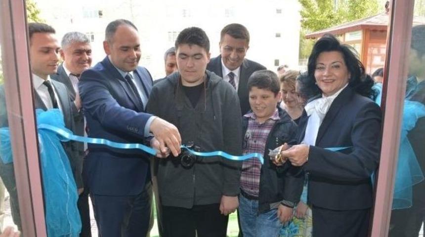 &ldquo;otizmin G&ouml;z&uuml;nden D&uuml;nya&rdquo; Konulu Fotoğraf Sergisi