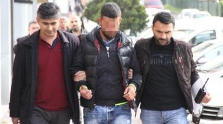 Konuşmak İ&ccedil;in Aldığı Telefonu &Ccedil;aldı