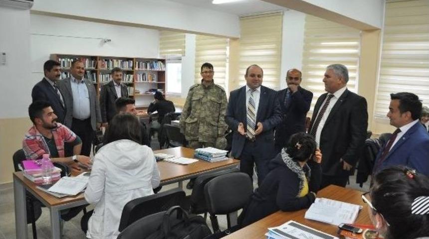 Besni İl&ccedil;e Halk K&uuml;t&uuml;phanesi Yenilendi