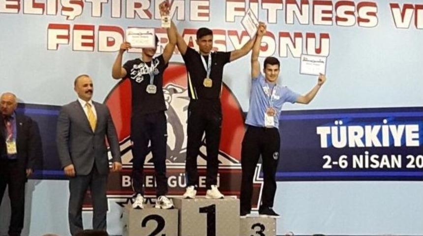 Adem Bozkurt&rsquo;un Bileğini B&uuml;kemediler