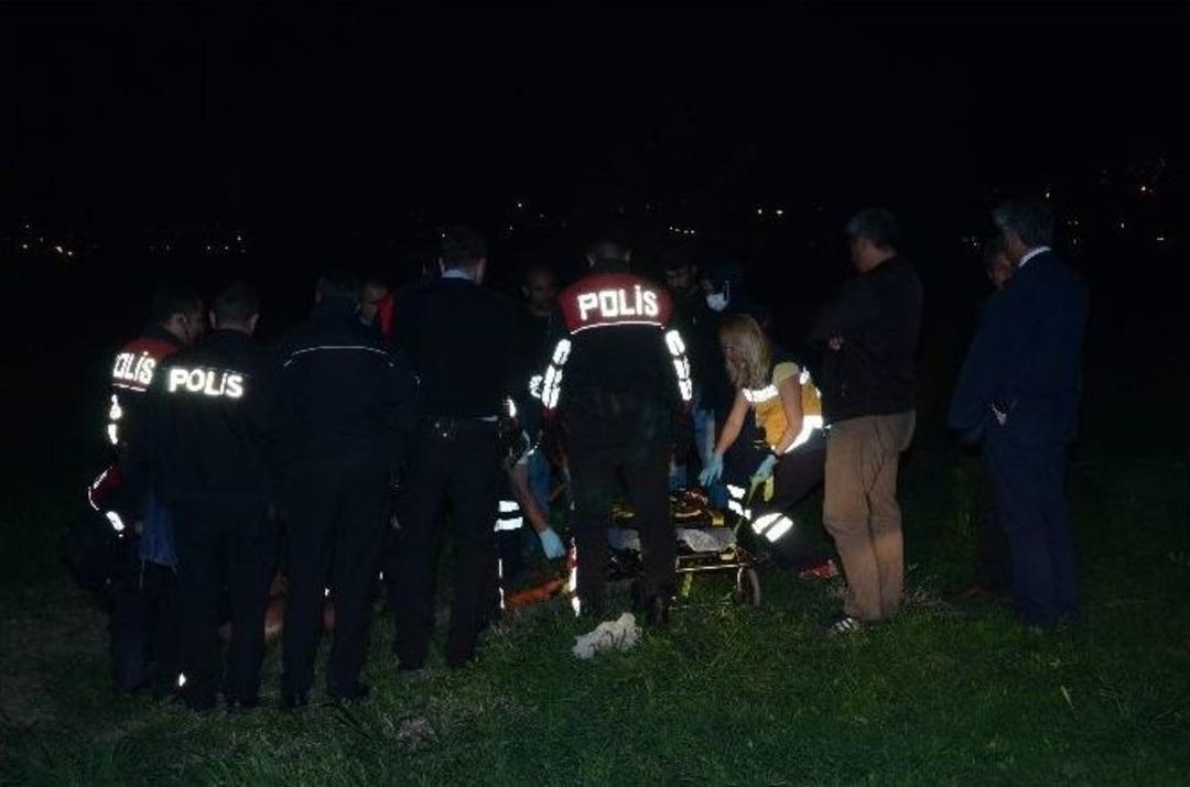 &Ccedil;ırıl&ccedil;ıplak Koşan Şahıs Polis Tarafından Etkisiz Hale Getirildi