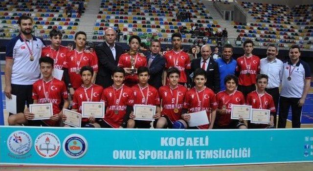 Yamanlar Voleybol’da Beş Yıl Üst Üste Türkiye Şampiyonu