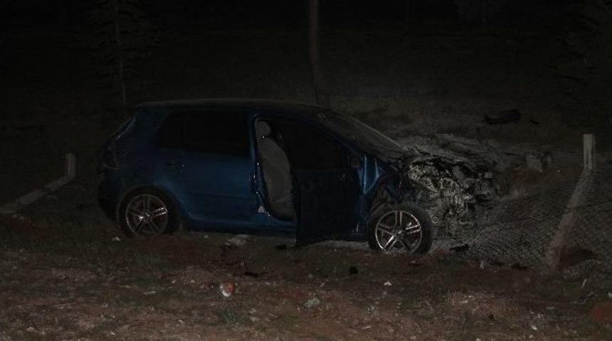 Otomobilin &Ccedil;arptığı Motosiklet S&uuml;r&uuml;c&uuml;s&uuml; &Ouml;ld&uuml;