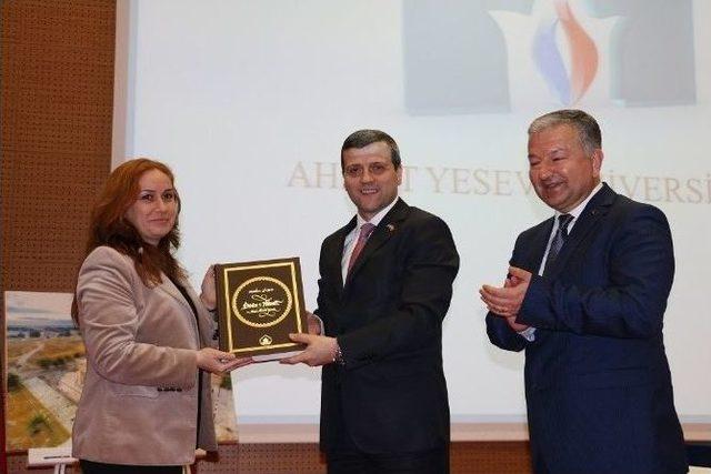 Kazan’da Ahmed Yesevi Konferansı Düzenlendi