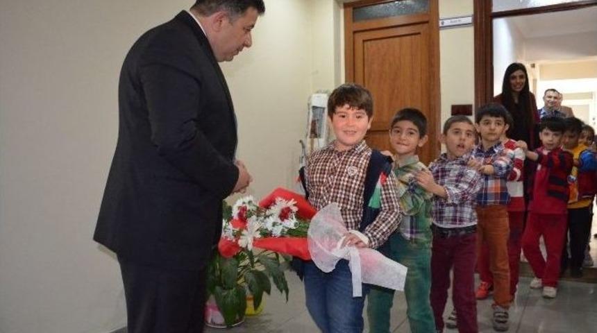 Minik &Ouml;ğrenciler, Polis Amcalarını Ziyaret Etti