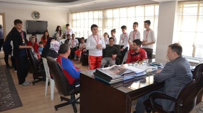 Kick Boks Takımından Kaymakam G&uuml;ven&rsquo;e Ziyaret