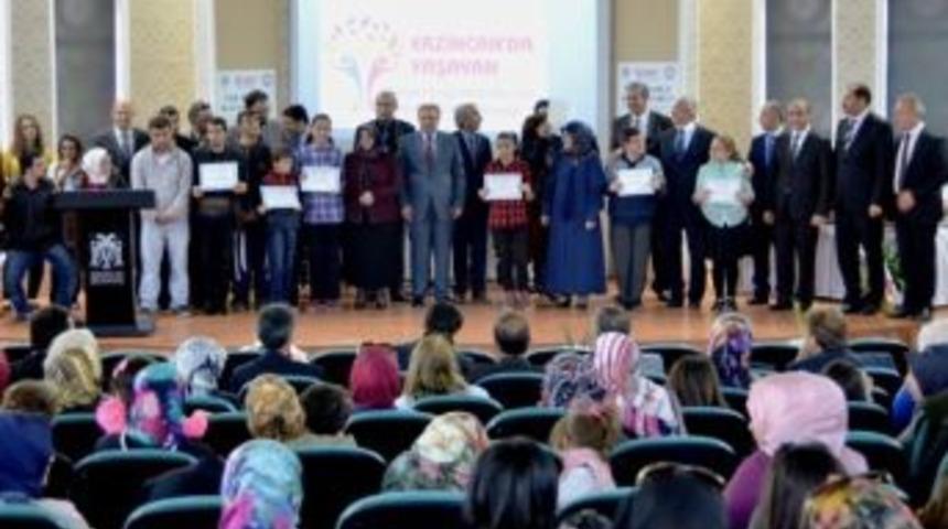 Vali Kahraman Ve Eşi, Engelli Kursiyerlere Destek Oldular