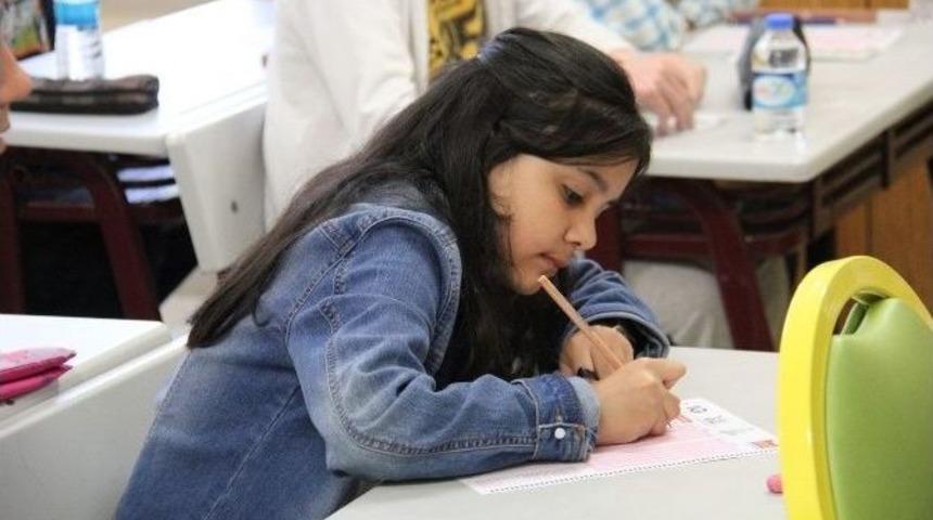 Kitap Okuma Yarışması T&uuml;m Hızıyla Devam Ediyor