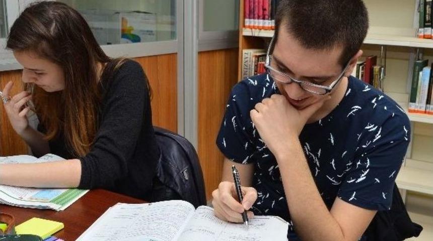 Şampiyon, Ygs&rsquo;ye Beylikd&uuml;z&uuml; Belediyesi K&uuml;t&uuml;phanesi&rsquo;nde Hazırlandı