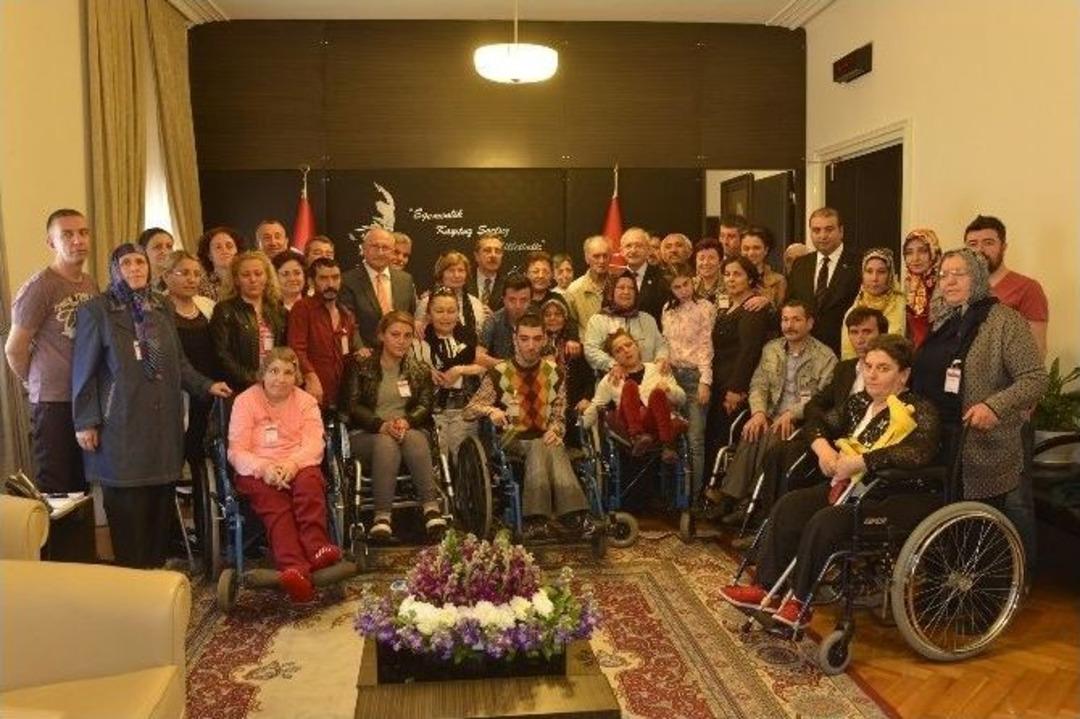 Kılı&ccedil;daroğlu Engellileri Konut Etti