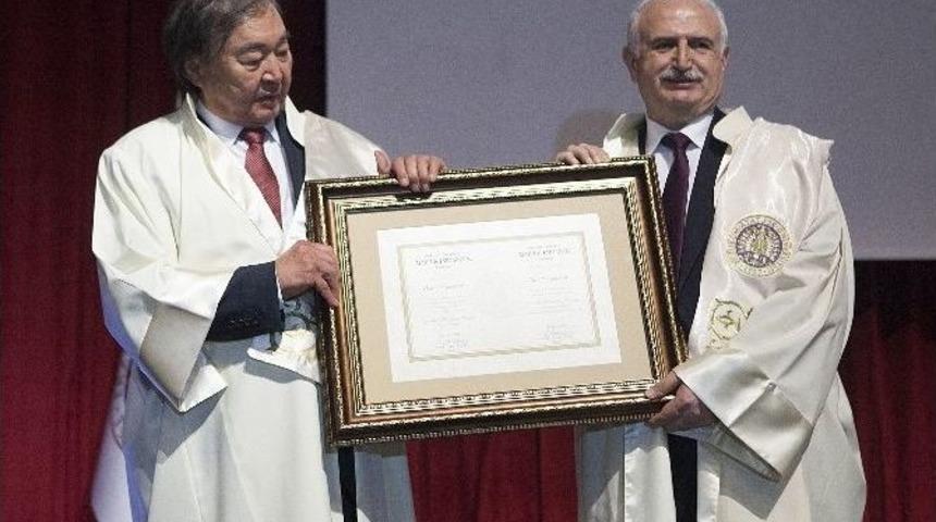 Olcas Sulaymanov Fahri Doktora Diploma T&ouml;reni Ger&ccedil;ekleşti