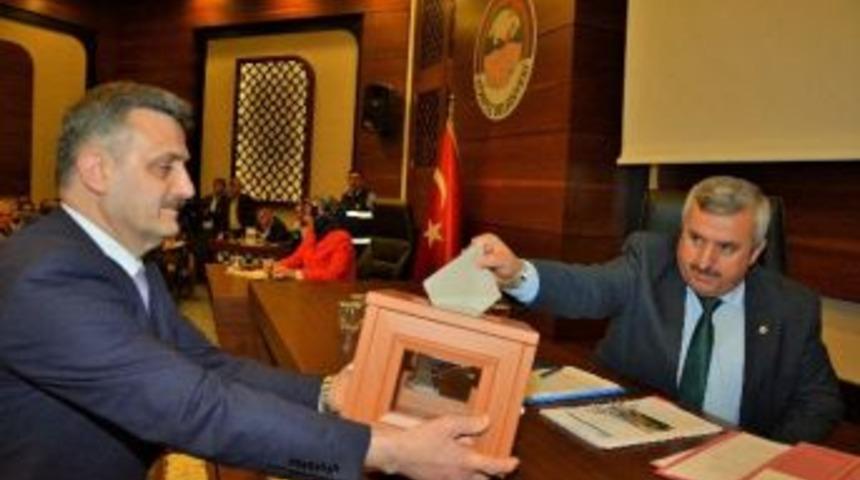 K&ouml;rfez Belediyesi Nisan Ayı Meclisi Ger&ccedil;ekleştirildi