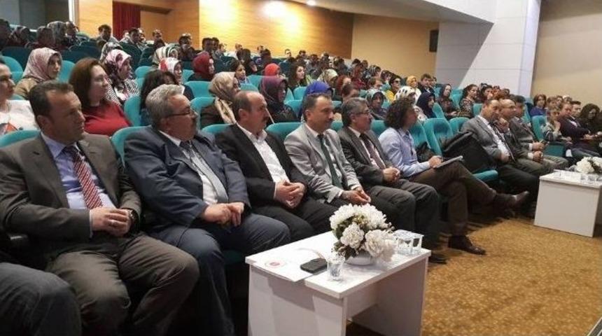 Boz&uuml;y&uuml;k&rsquo;te &lsquo;etkili Anne Babalık&rsquo; Semineri