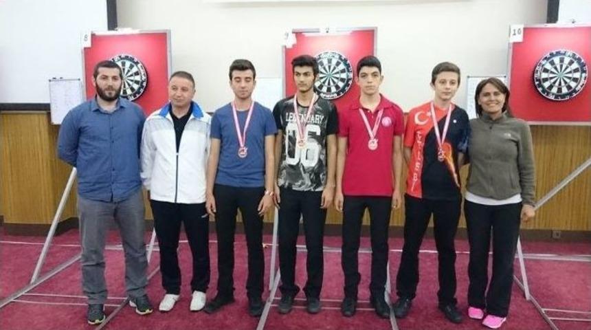 Boz&uuml;y&uuml;kl&uuml; Dart Sporcuları Antalya&rsquo;dan Madalya İle D&ouml;nd&uuml;ler