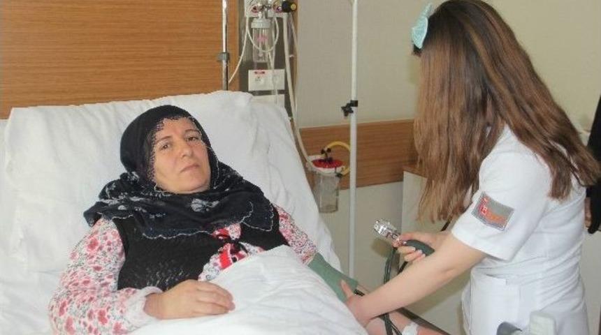 10 Yıldır Ağrı &Ccedil;ektiği Kistten Kurtuldu