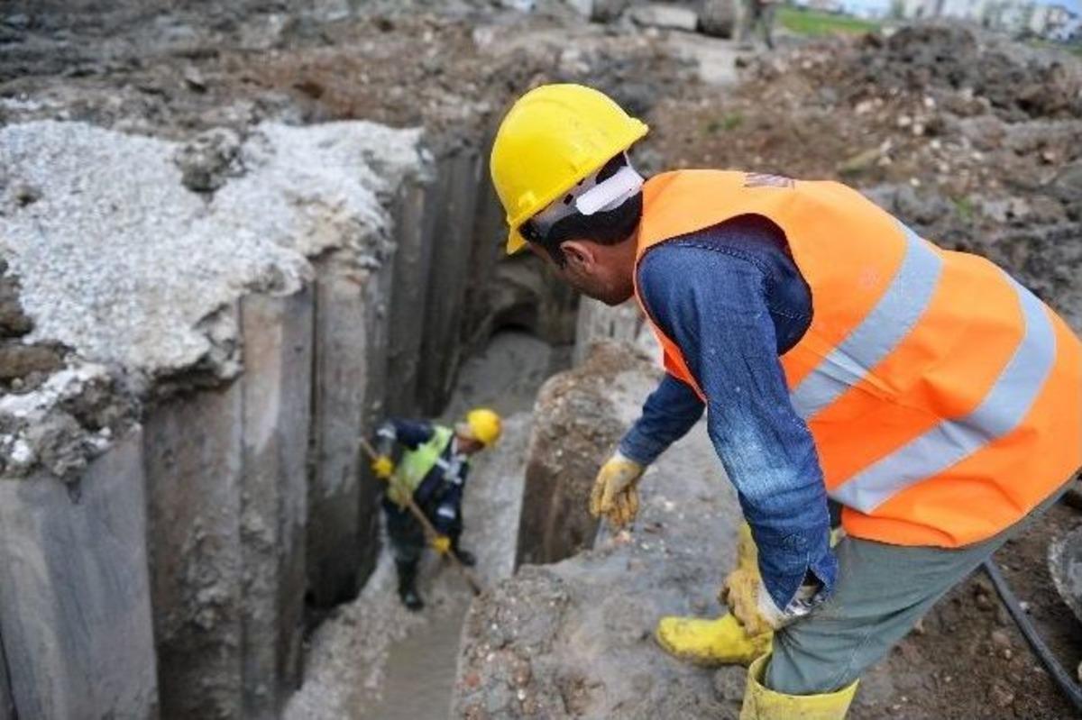 Finike&rsquo;de Alt Yapı Seferberliği