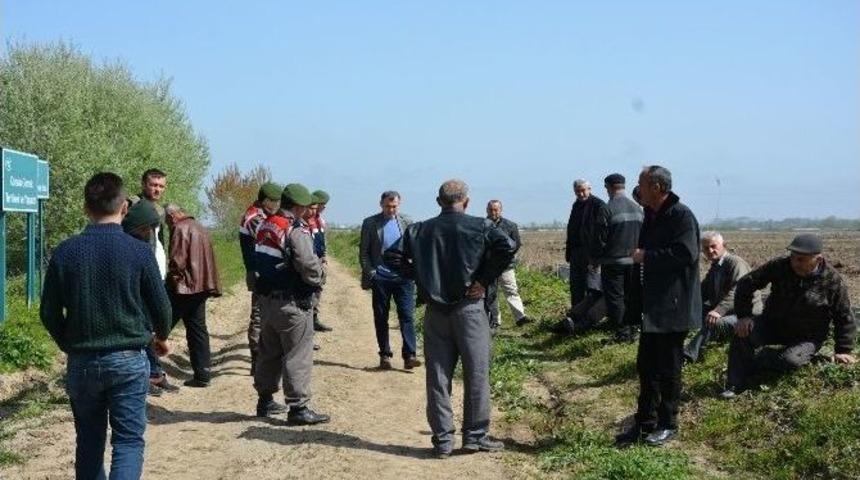 Mahalle Sakinleri Belediye İş Makinelerine Engel Oldu