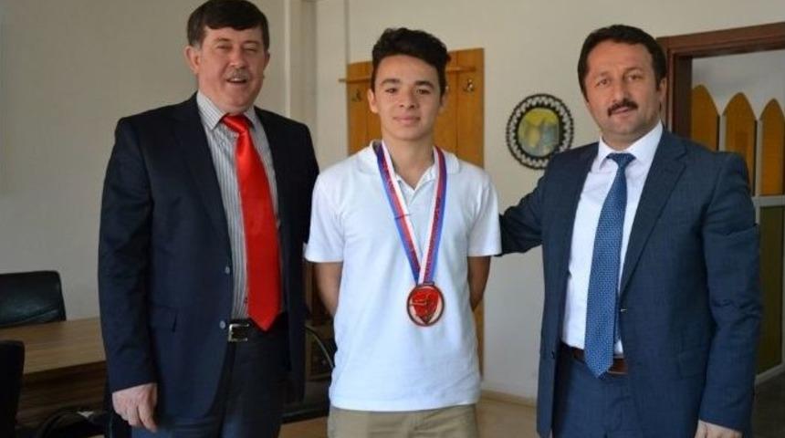 Akkaya, D&uuml;nya Şampiyonasından Madalyayla D&ouml;nd&uuml;