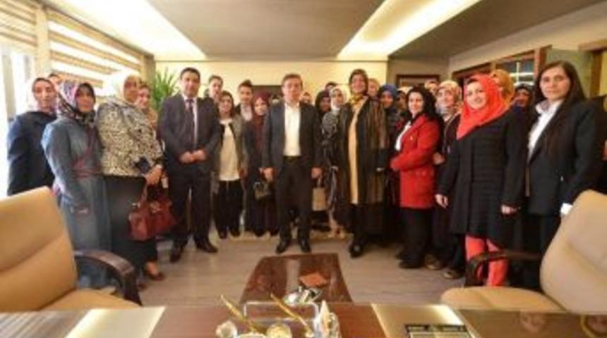 Hanımlardan Başkan &Ccedil;etin&rsquo;e Teşekk&uuml;r Ziyareti