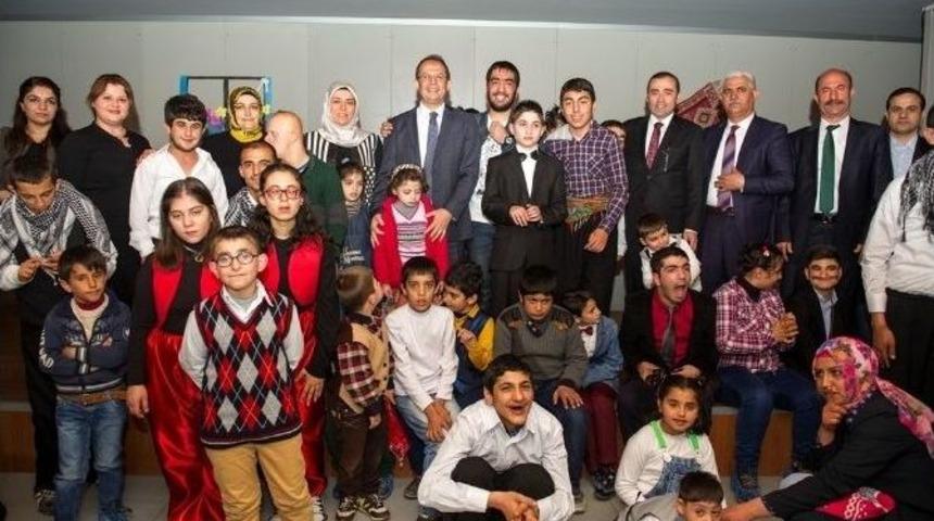 Van&rsquo;da D&uuml;nya Otizm Farkındalık G&uuml;n&uuml; Etkinliği