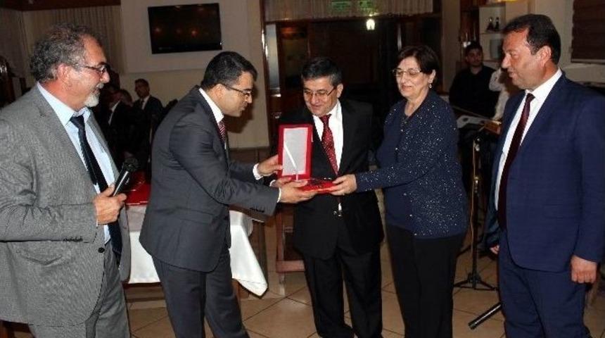 Salihli&rsquo;de Avukatlar Plaketle Onurlandırıldı