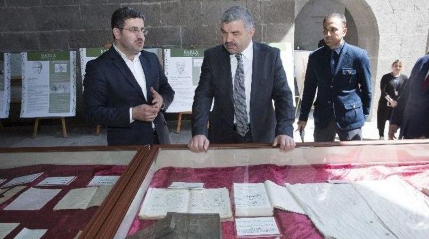 Başkan &Ccedil;elik Bedi&uuml;zzaman Sergisi&rsquo;ni Gezdi