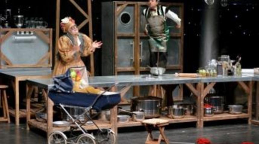 &rsquo;tarla Kuşuydu Juliet&rsquo; Nil&uuml;fer&rsquo;de