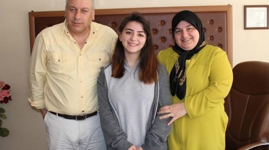 "bağımlılık" Konusunda &Ouml;d&uuml;l Kazandı