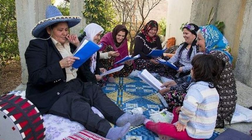 Arslank&ouml;yl&uuml; Kadınlar, &Ouml;ğrenciler İ&ccedil;in &Uuml;cretsiz Oyun Sahneleyecek