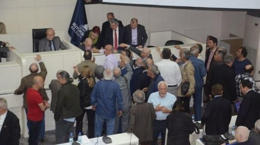 İzmir Gazeteciler Cemiyeti&rsquo;nde Se&ccedil;im Yarışı Başladı