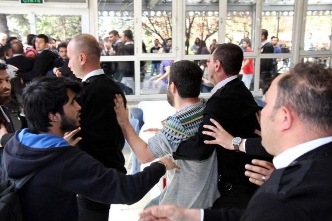 &Uuml;niversitede Arbede