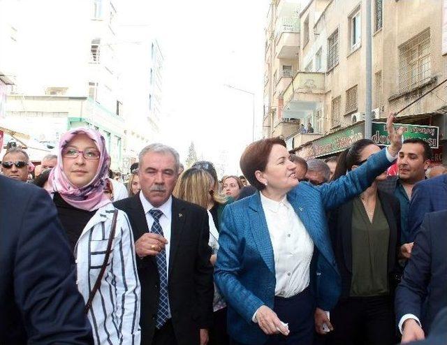 Meral Akşener, Kilis’te ’başbakan Meral’ Sloganlarıyla Karşılandı