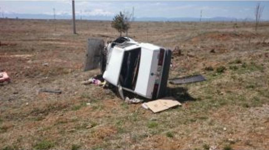 Beyşehir&rsquo;de Otomobil Devrildi: İki Yaralı