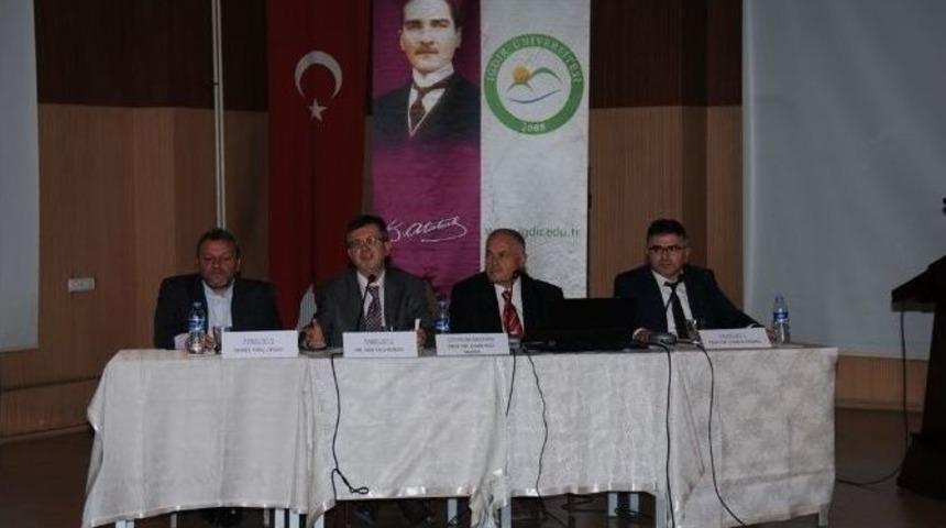 Iğdır&rsquo;da &ldquo;farklı Boyutlarıyla Helal Gıda&rdquo; Paneli