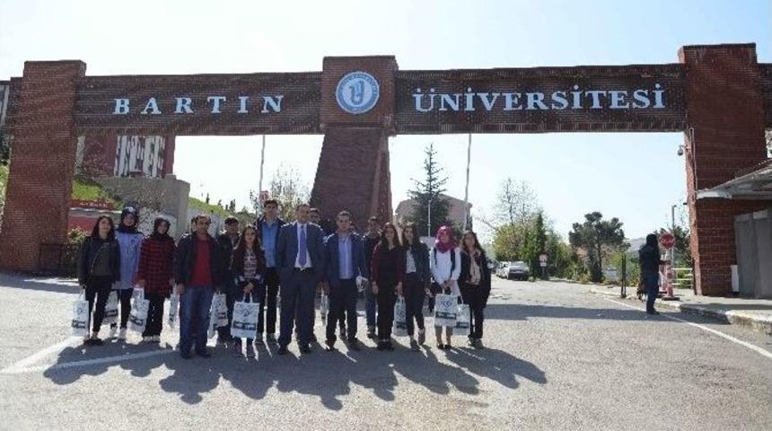 B&uuml;, Lise &Ouml;ğrencilerini Ağırladı