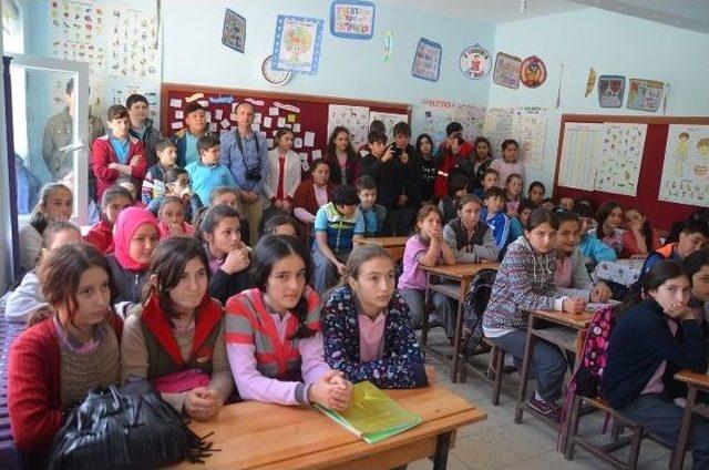 Kızılay’dan Öğrencilere ‘ağız Ve Diş Sağlığı Bakımı’ Semineri