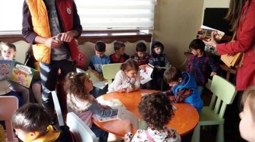 &Ouml;ğrenciler Kitap D&uuml;nyasına Yolculuk Yaptı