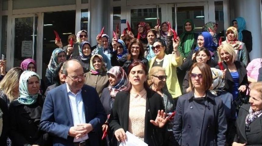 Ak Partili Kadınlardan Kılı&ccedil;daroğlu&rsquo;na Acı Biber