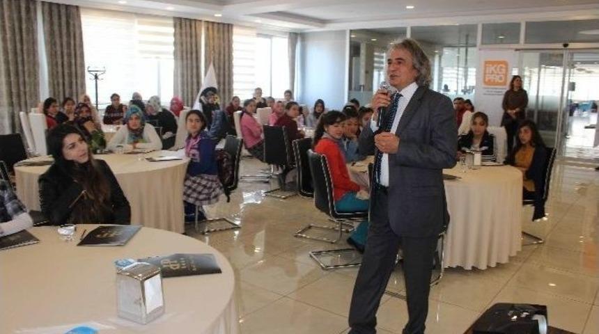 Muş&rsquo;ta &Ouml;ğrencilere Meslek Eğitim Konferansı