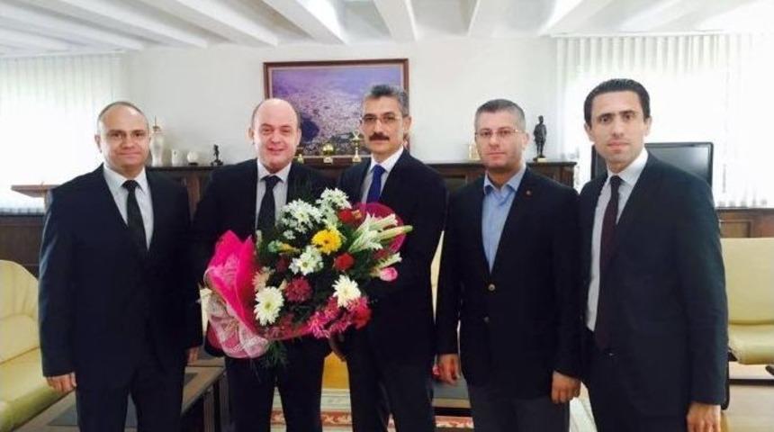 Ak Partili G&uuml;rcan&rsquo;dan Bilgi&ccedil;&rsquo;e &rsquo;hayırlı Olsun&rsquo; Ziyareti