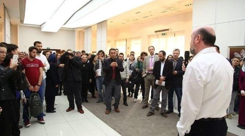 Sanat Galerisinde &ldquo;huzur&rsquo; H&uuml;sn-i Hat&rdquo; Sergisinin A&ccedil;ılışı Yapıldı