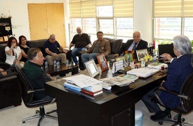 Fenerbahçeli Eski Futbolculardan Akhisar’a Övgüler