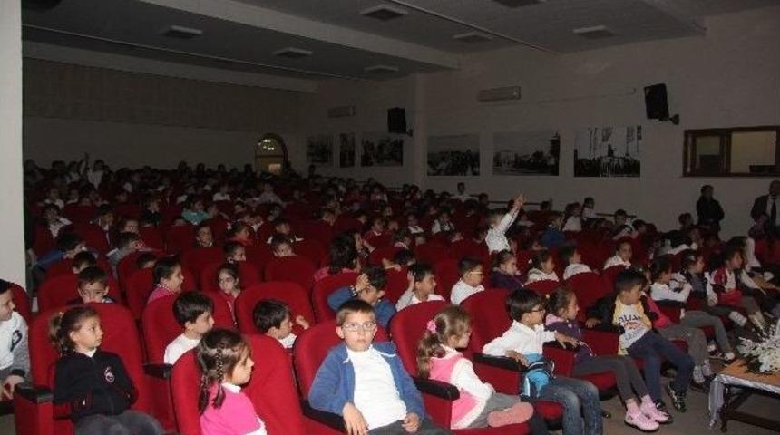 K&uuml;&ccedil;&uuml;k &Ouml;ğrencilere Hayvan Sevgisi Anlatıldı