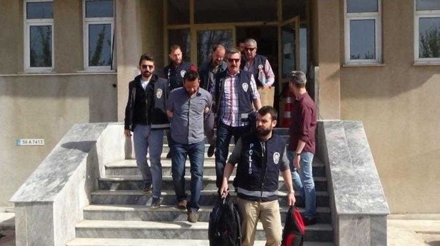 &Ccedil;ocuk Pornosu &Ccedil;eken Şahıslara Baskın: 2 Kişi Tutuklandı