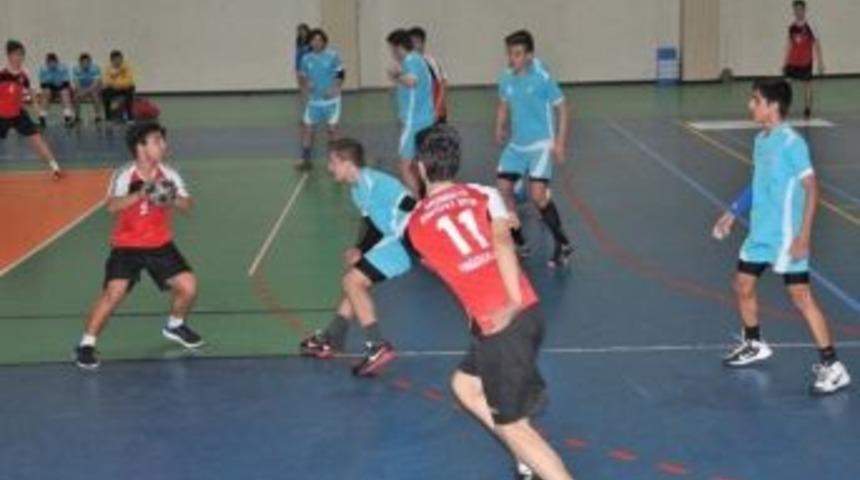 Nil&uuml;fer&rsquo;in Yıldızları Namağlup Şampiyon