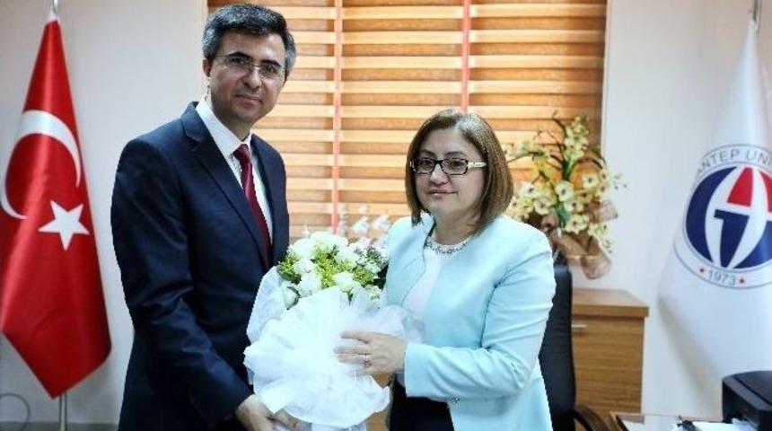 Gaziantep B&uuml;y&uuml;kşehir Belediye Başkanı Fatma Şahin&rsquo;den Oğuzeli Meslek Y&uuml;ksekokulu&rsquo;na &Ouml;vg&uuml;