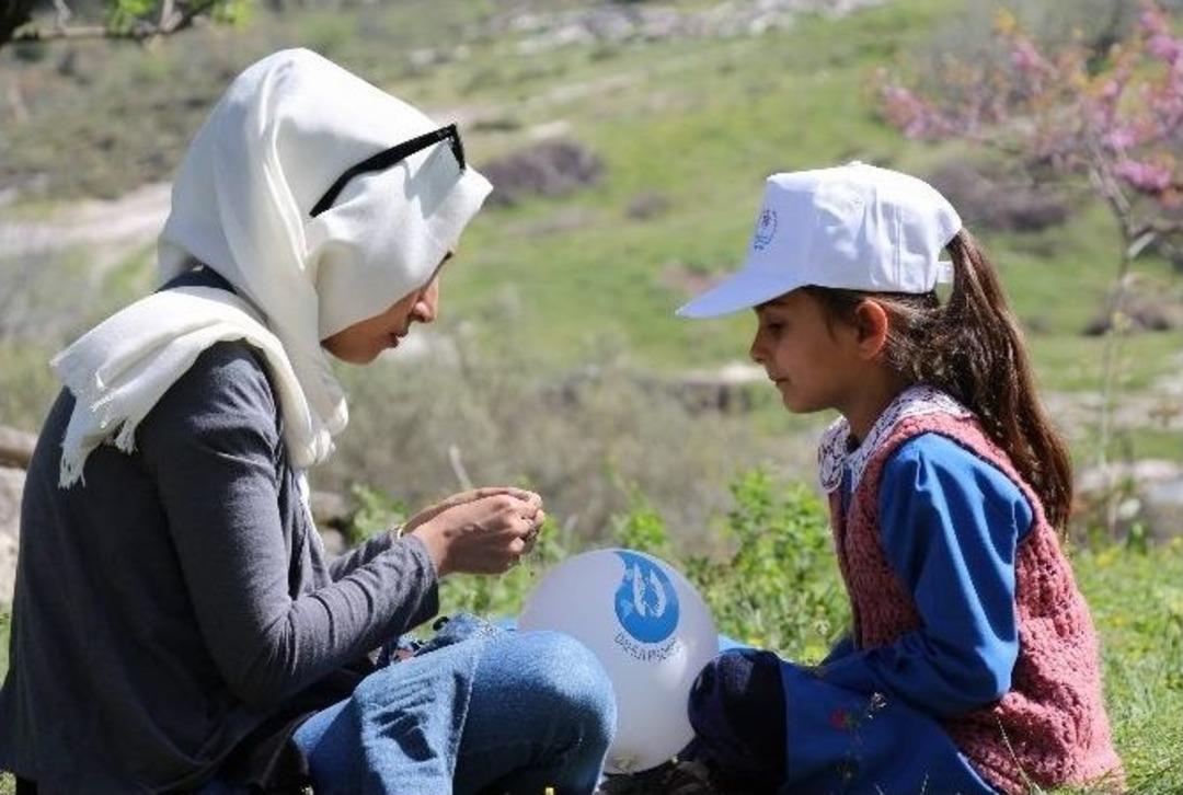 &Ouml;ğrenciler &lsquo;damla Projesi&rsquo; İle Manisa&rsquo;da G&ouml;n&uuml;l Bağı Kurdu