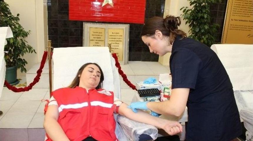 &Ouml;ğrencilerden &Ouml;rnek Davranış